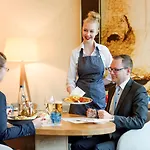 Novotel Am Tiergarten Otel 4*